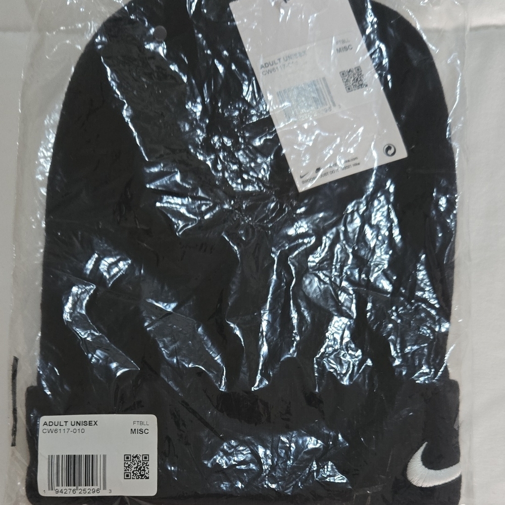Nike Black Beanie Hat. Unisex